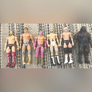 WWE figures - used